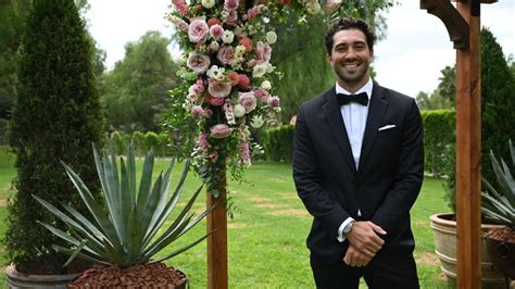 Joey Graziadei’s Height: How Tall Is The Bachelor’。